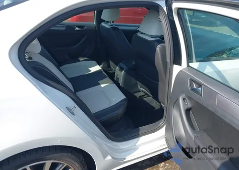 2016 Volkswagen Jetta 1.8T Sport из США, поврежденный, VIN 3VWD17AJ6GM367603